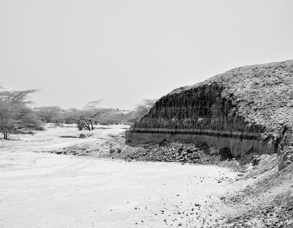 Winfried Bullinger - Dry riverbed on the western side of Lake Turkana leading to the lake